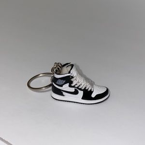 Sneaker keychain (panda)